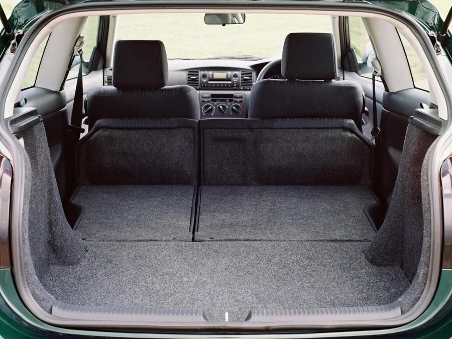  Toyota Corolla Estate 2001 года  (фото 3 из 7)